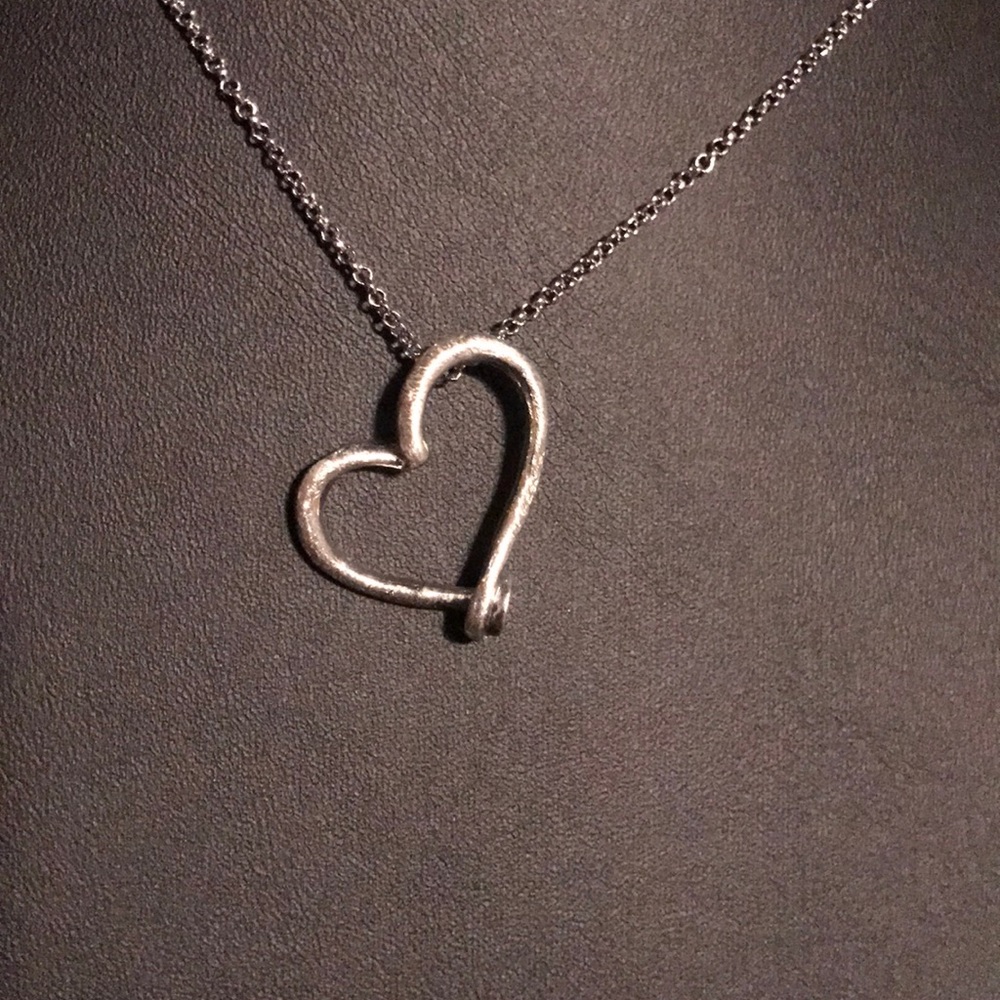 NWT- Heart Necklace w/ Adjustable Chain - Picture 5 of 5